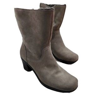 Clarks Boots Gray Suede Ankle Sherpa Lined 2.75" Heel Women’s 8W Wide Zip 39387